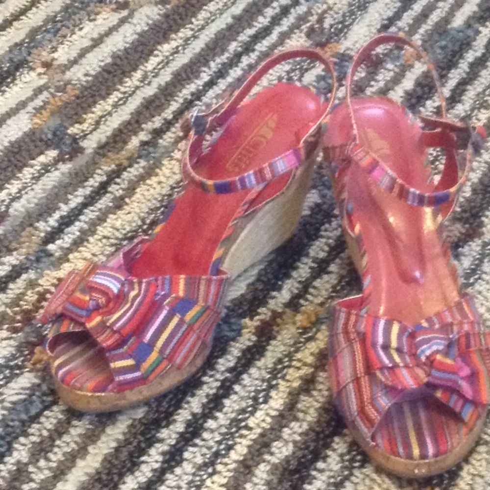 Multicolored wedges